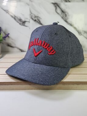 Callaway Golf Cap Gray Hat with Red Logo. Adjustable